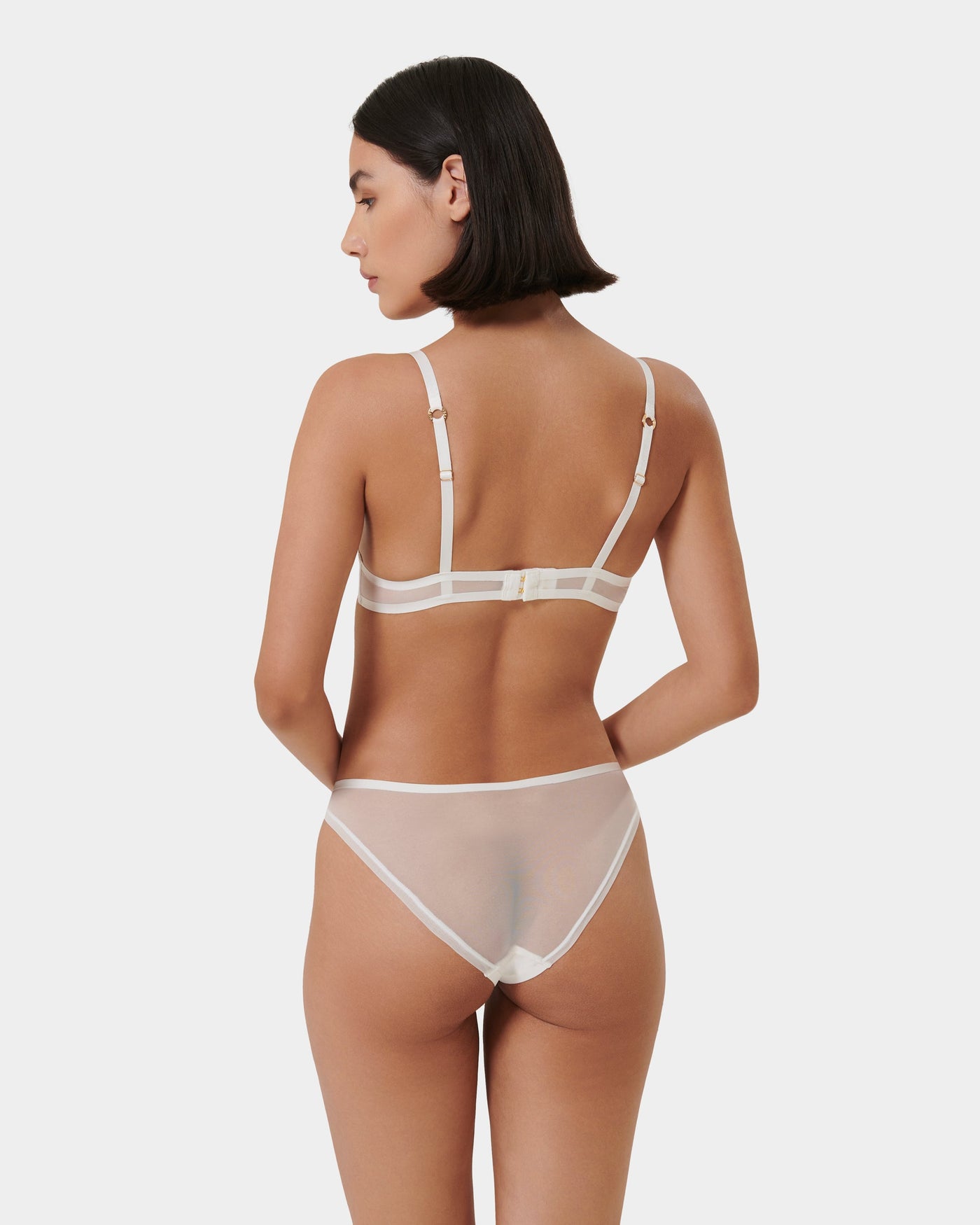 Naomi Brief White