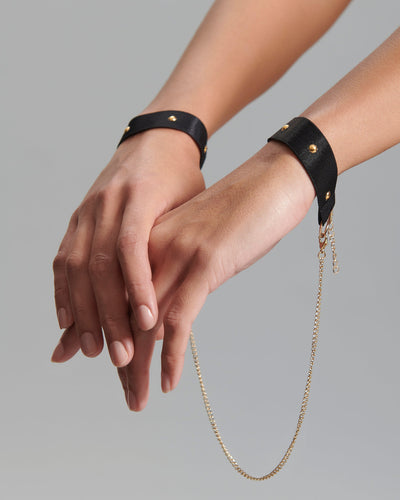 Sana Cuffs Black