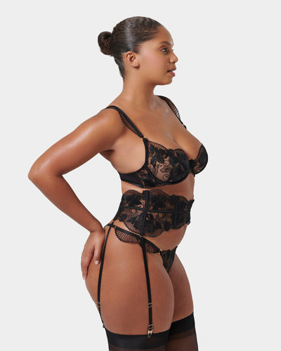 Set: Gabriella Black